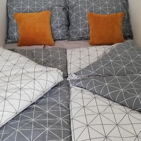 Appartamento Johann Apartman Balatonszarszo